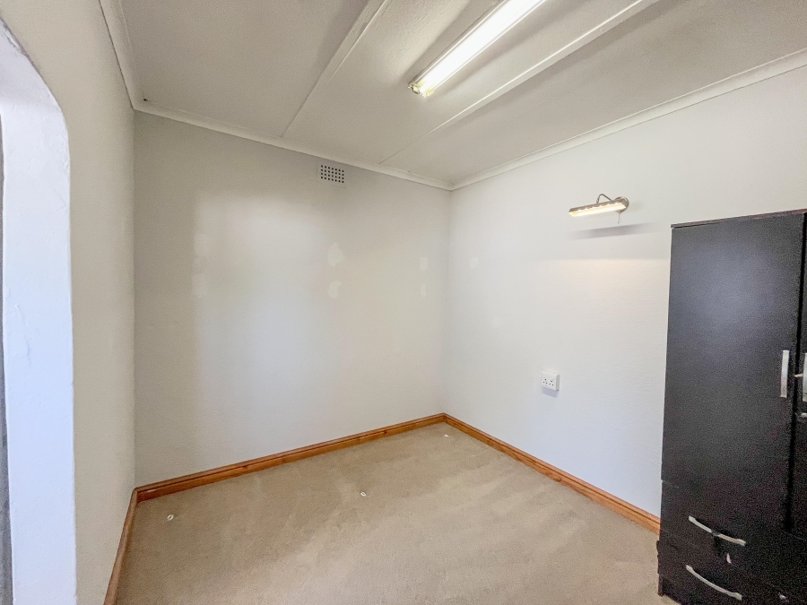 2 Bedroom Property for Sale in Thornton Western Cape